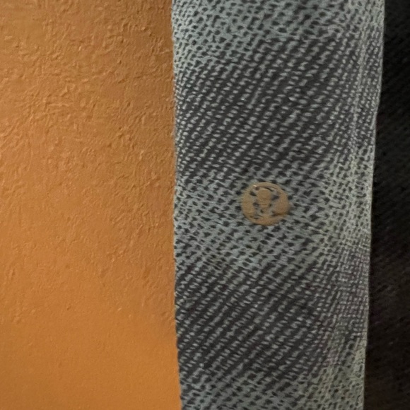 Lululemon Tank Top - Size Medium - Picture 3 of 3